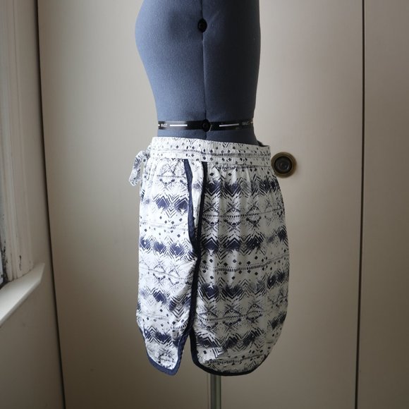 Life in Progress Patterned mini dress - Picture 3 of 11